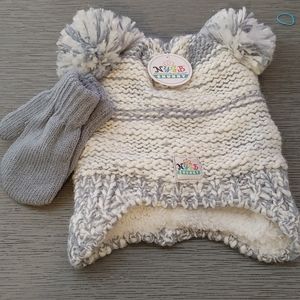 Toddler winter knit hat and mittens